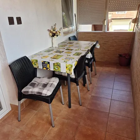 Apartment Alfa *